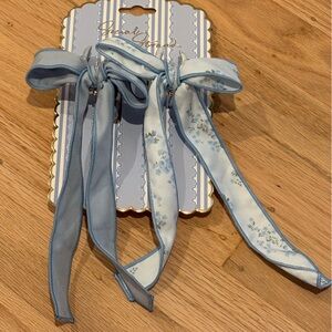 NWT Social Strand Blue and Floral Heart claw clip Hair Bows